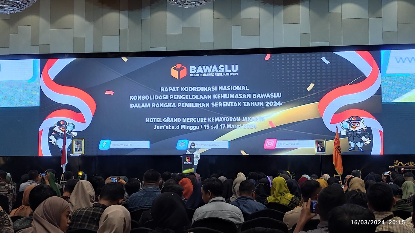 Anggota Bawaslu RI, Lolly Suhenti