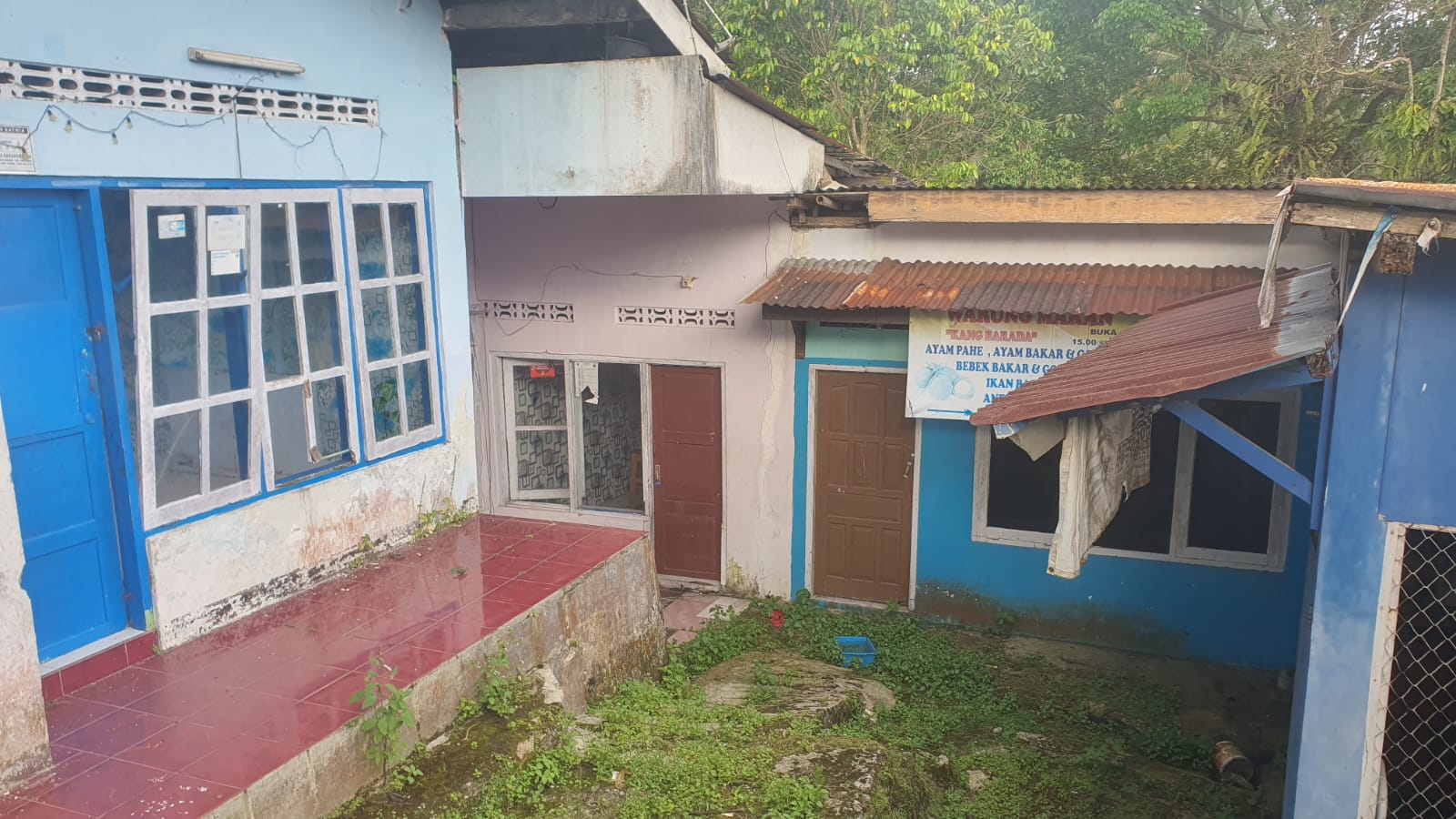 Kondisi rumah kosong di Gang Sadar, Baturraden, Selasa, 14 Maret 2023.